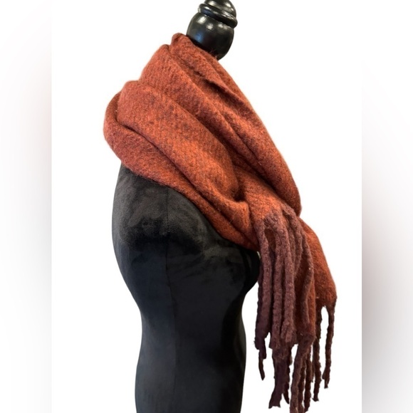 Urban Outfitters Deep Red Fringe Unisex One Size - Picture 2 of 13